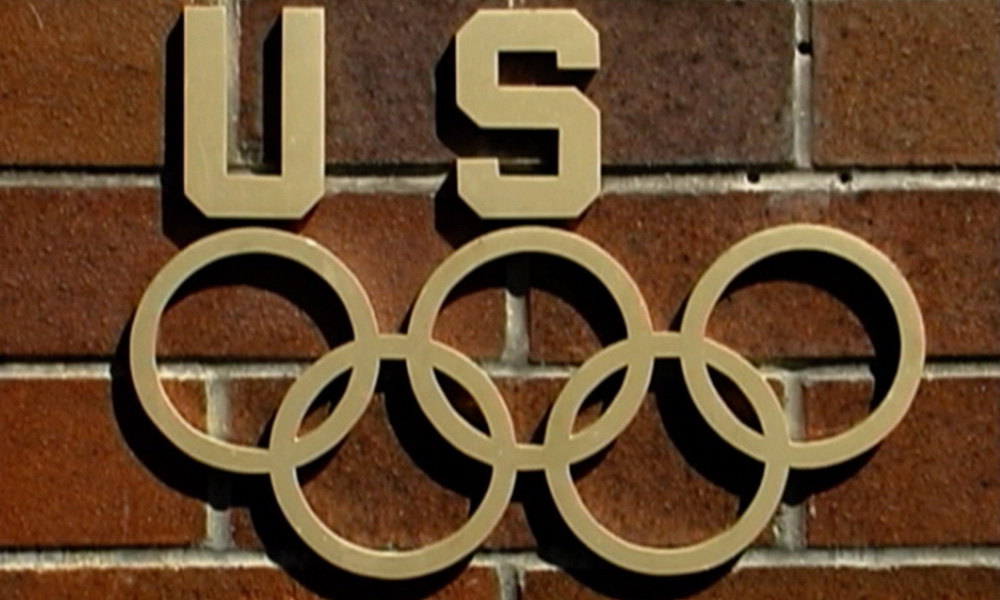 A close up of a monument to Bonnie Blair.